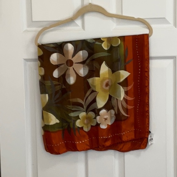 MADE IN ITALY 100% SILK NWT - Picture 2 of 3